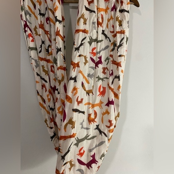Icing - Fox Print Infinity Scarf - Picture 3 of 5